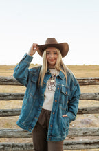 Load image into Gallery viewer, Women's Wrangler Oversized Mega Trucker Jacket