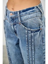 Load image into Gallery viewer, Pleated Barrel Jeans WITH TUMMY CONTROL BAND AND PANEL
