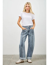 Load image into Gallery viewer, Pleated Barrel Jeans WITH TUMMY CONTROL BAND AND PANEL