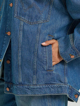 Load image into Gallery viewer, Women's Wrangler Oversized Mega Trucker Jacket