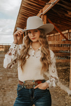 Load image into Gallery viewer, Ariat western road trip button up shirt
