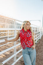 Load image into Gallery viewer, Wrangler Western Snap Bandanna Top Red
