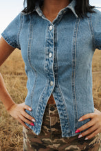Load image into Gallery viewer, Short Sleeve Denim Front Button Top
