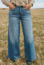 Load image into Gallery viewer, The Annyston Ariat Ultra High Rise Wide leg jean
