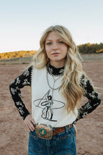 Load image into Gallery viewer, Wrangler black mock neck saddle up top
