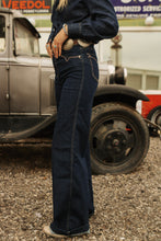 Load image into Gallery viewer, Ariat women&#39;s Ultra High Rise Veronica Wide leg jeans
