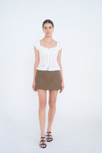 Load image into Gallery viewer, Button down puff sleeve top white
