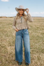 Load image into Gallery viewer, The Annyston Ariat Ultra High Rise Wide leg jean
