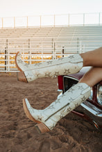 Load image into Gallery viewer, White Star Casanova boots
