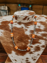 Load image into Gallery viewer, Genuine Navajo Oyster 22&quot; Necklace
