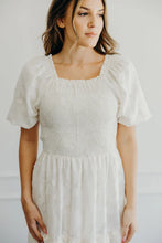 Load image into Gallery viewer, The Sherelle In Champagne
