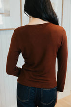 Load image into Gallery viewer, CARDIGAN IN RUSSET
