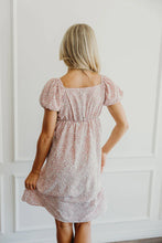 Load image into Gallery viewer, The Tuesday In Pink Daisy
