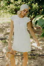 Load image into Gallery viewer, The miller in white
