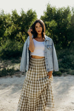Load image into Gallery viewer, BOYFRIEND DENIM JACKET IN LIGHT INDIGO
