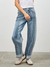 Load image into Gallery viewer, Pleated Barrel Jeans WITH TUMMY CONTROL BAND AND PANEL
