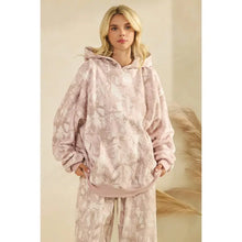 Load image into Gallery viewer, PINK CAMO FLEECE LINED HOODIE
