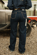 Load image into Gallery viewer, Ariat women&#39;s Ultra High Rise Veronica Wide leg jeans
