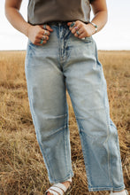 Load image into Gallery viewer, Dart Detailed Barrel Jeans
