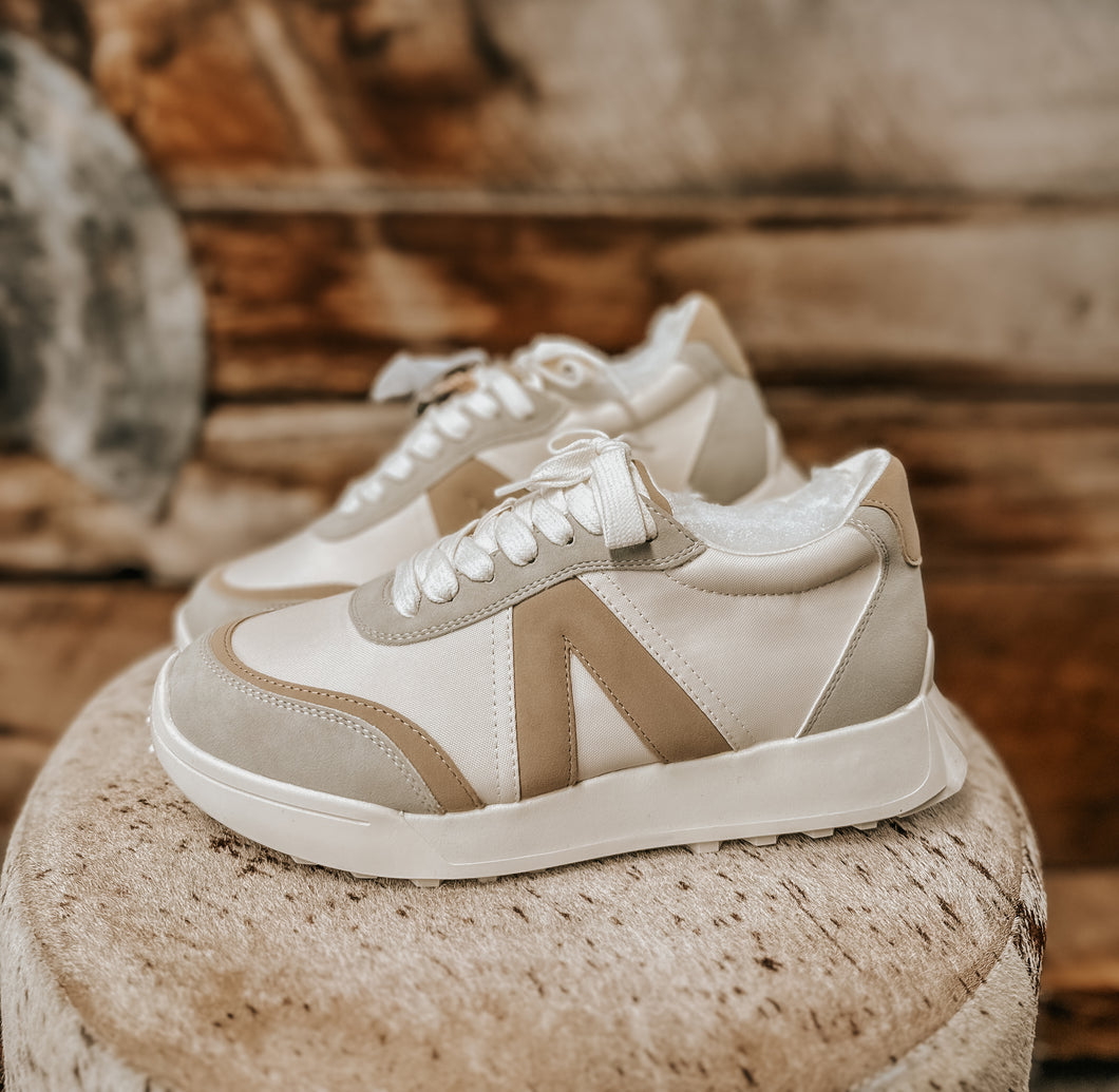 Tennis Shoe tan/white