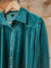 Load image into Gallery viewer, Women&#39;s velvet button up
