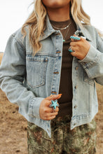 Load image into Gallery viewer, Vintage Cropped Denim Jacket
