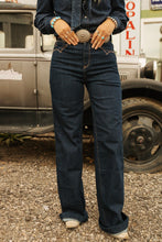 Load image into Gallery viewer, Ariat women&#39;s Ultra High Rise Veronica Wide leg jeans
