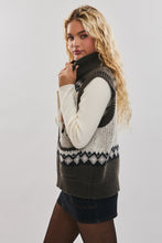Load image into Gallery viewer, Front Zip horse Sweater Vest
