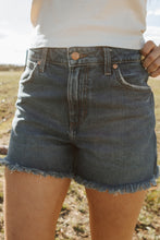 Load image into Gallery viewer, Wrangler Juniper Jean shorts
