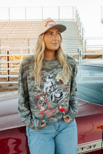 Load image into Gallery viewer, Women's Retro camo Western Collage Pullover
