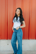 Load image into Gallery viewer, Wrangler Retro Bailey Wide Jeans

