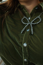 Load image into Gallery viewer, PLUS SIZE velvet studded green shirt
