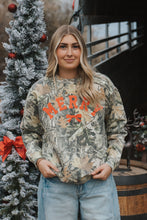Load image into Gallery viewer, DOORBUSTER PRICE/Merry Bow Camo Crew Neck
