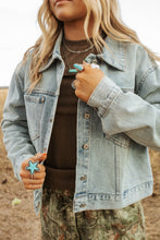 Load image into Gallery viewer, Vintage Cropped Denim Jacket
