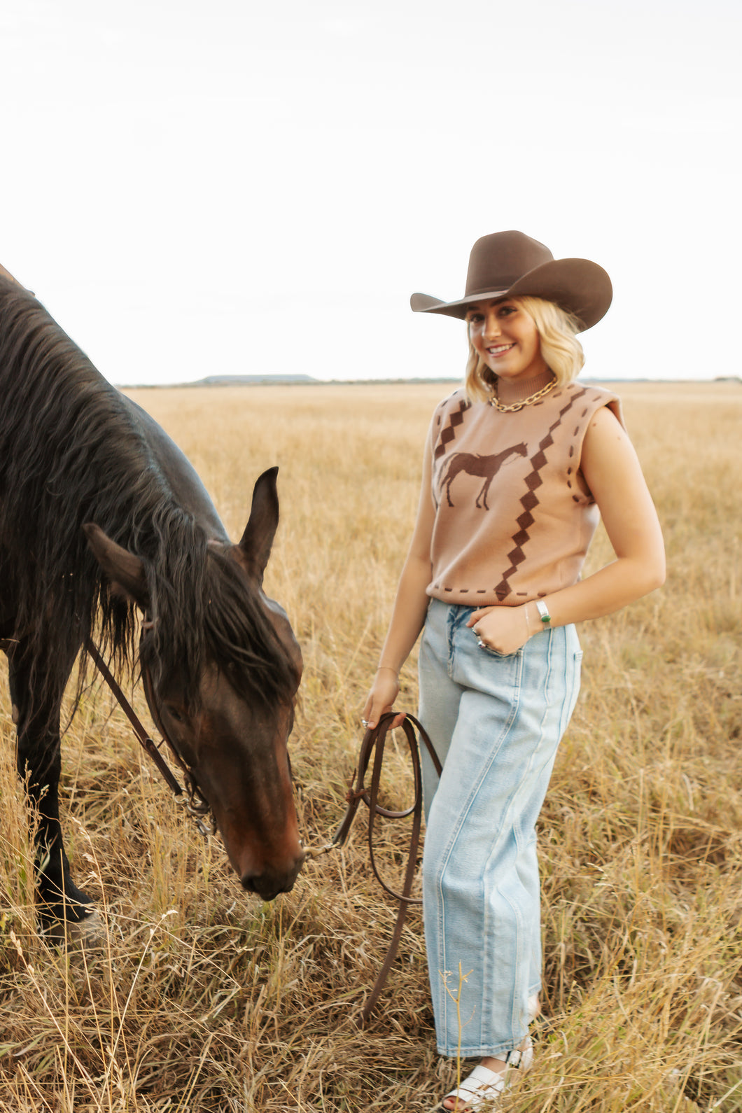 Sleeveless Horse Knit Vest