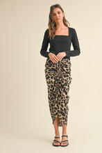 Load image into Gallery viewer, Ribbed Square Neck Long Sleeved Top
