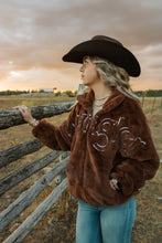 Load image into Gallery viewer, Women&#39;s Brown Wrangler Fur Jacket
