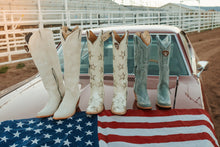 Load image into Gallery viewer, White Star Casanova boots
