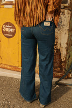 Load image into Gallery viewer, Wrangler X Lainey Wilson High Rise Wide Leg Jeans

