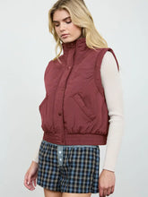 Load image into Gallery viewer, Cropped Mock Neck Snap Puffer Vest
