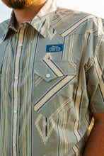 Load image into Gallery viewer, Mens short sleeve snap
