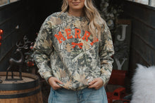 Load image into Gallery viewer, DOORBUSTER PRICE/Merry Bow Camo Crew Neck
