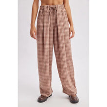 Load image into Gallery viewer, Plaid Wide Leg Soft Pleated Pants
