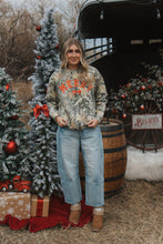Load image into Gallery viewer, DOORBUSTER PRICE/Merry Bow Camo Crew Neck
