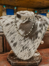 Load image into Gallery viewer, Genuine Navajo Pearl with Gold 20&quot; Necklace
