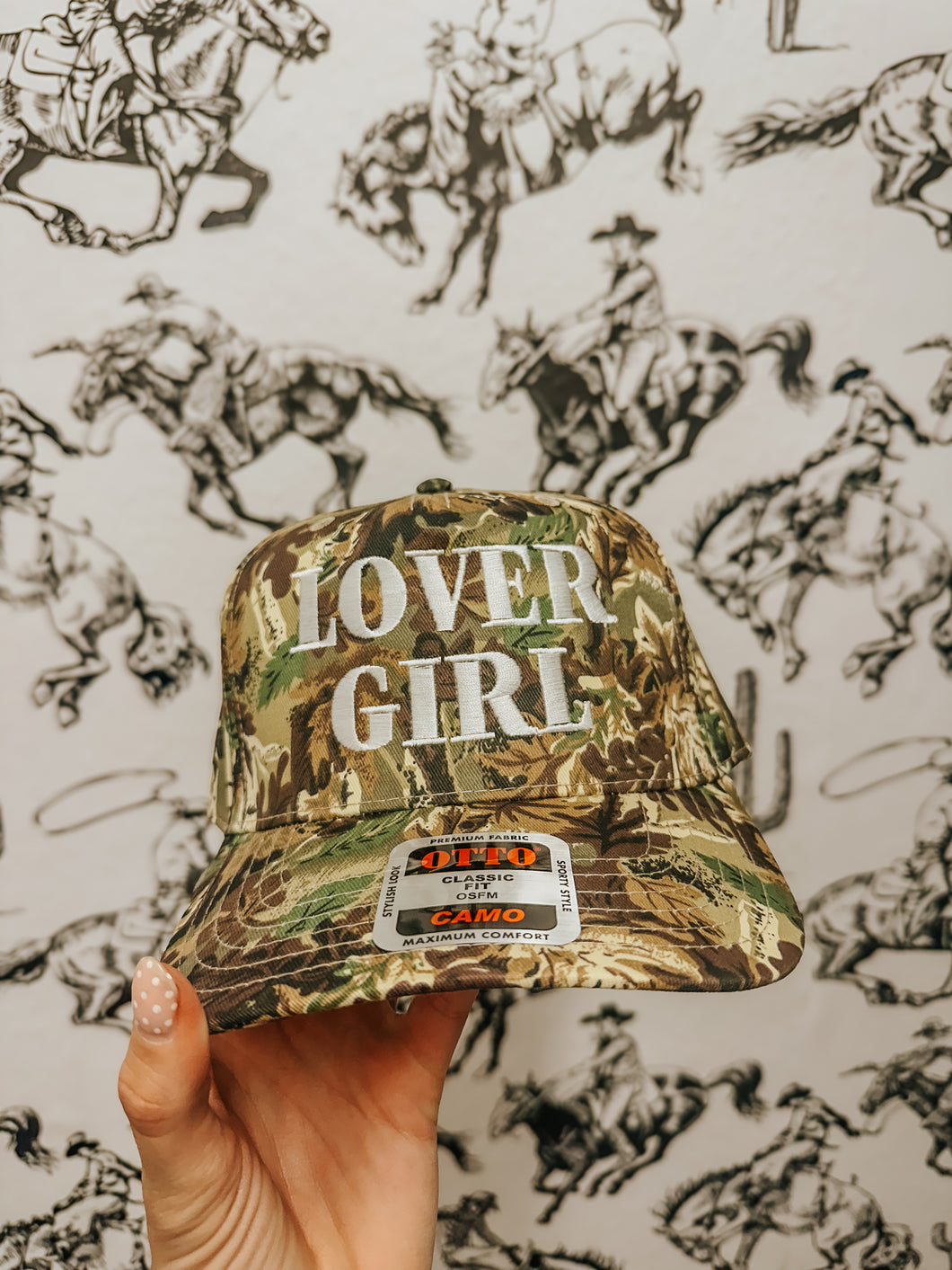 LOVER GIRL camo trucker