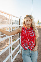 Load image into Gallery viewer, Wrangler Western Snap Bandanna Top Red
