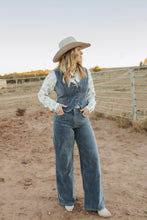 Load image into Gallery viewer, Wrangler chenille vest
