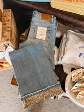 Load image into Gallery viewer, Hidden Leopard cuff logan basic jean
