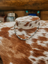 Load image into Gallery viewer, Genuine Navajo Torpedo 16&quot; Necklace
